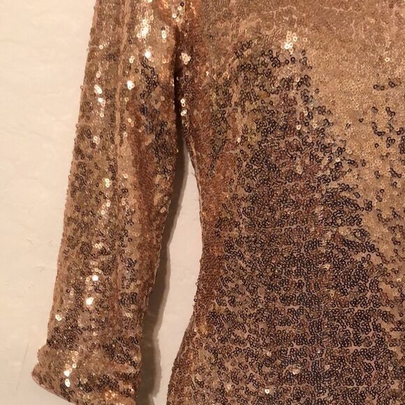 Lulus sequined dress Size Small gold 3/4 sleeve bodycon V back‎ lined party - Picture 5 of 7
